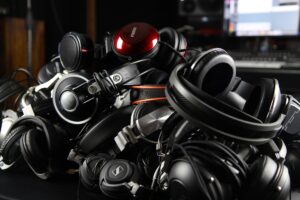 pile of headphones