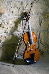 stockvault-violin-ampamp-bow-string116251
